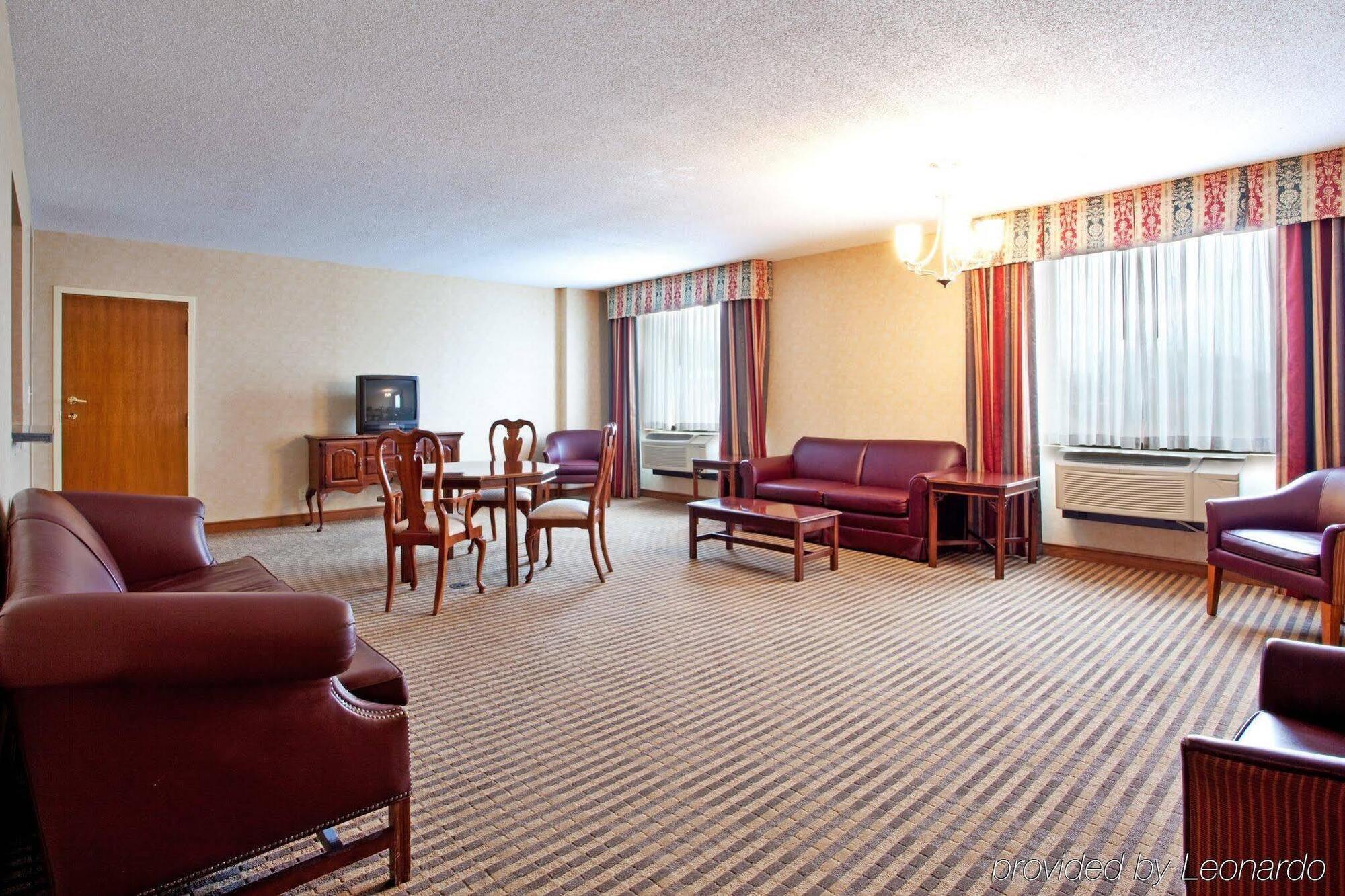 Lynchburg Grand Hotel ภายนอก รูปภาพ