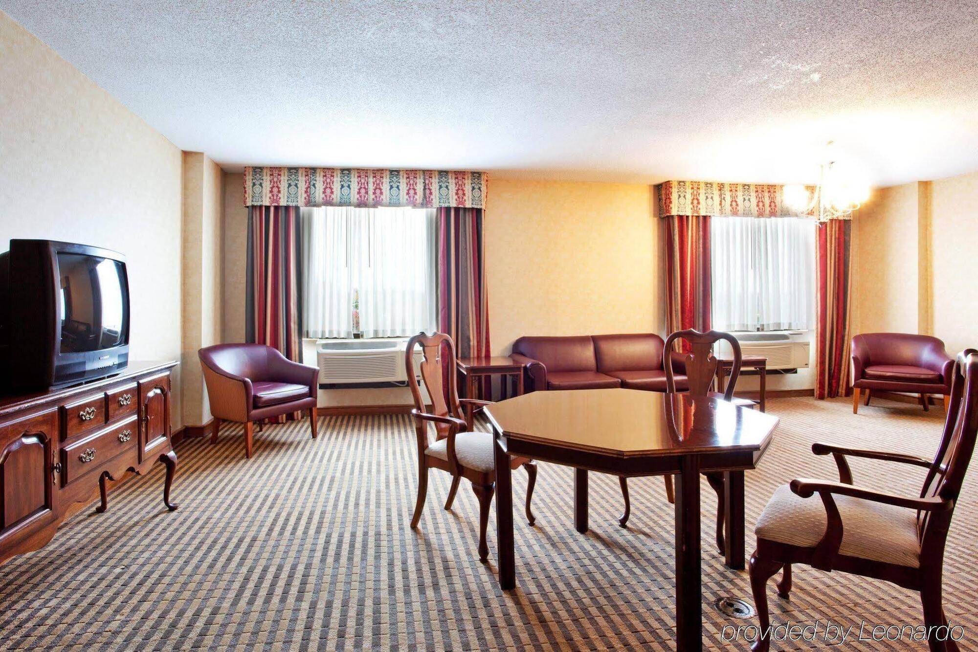 Lynchburg Grand Hotel ภายนอก รูปภาพ